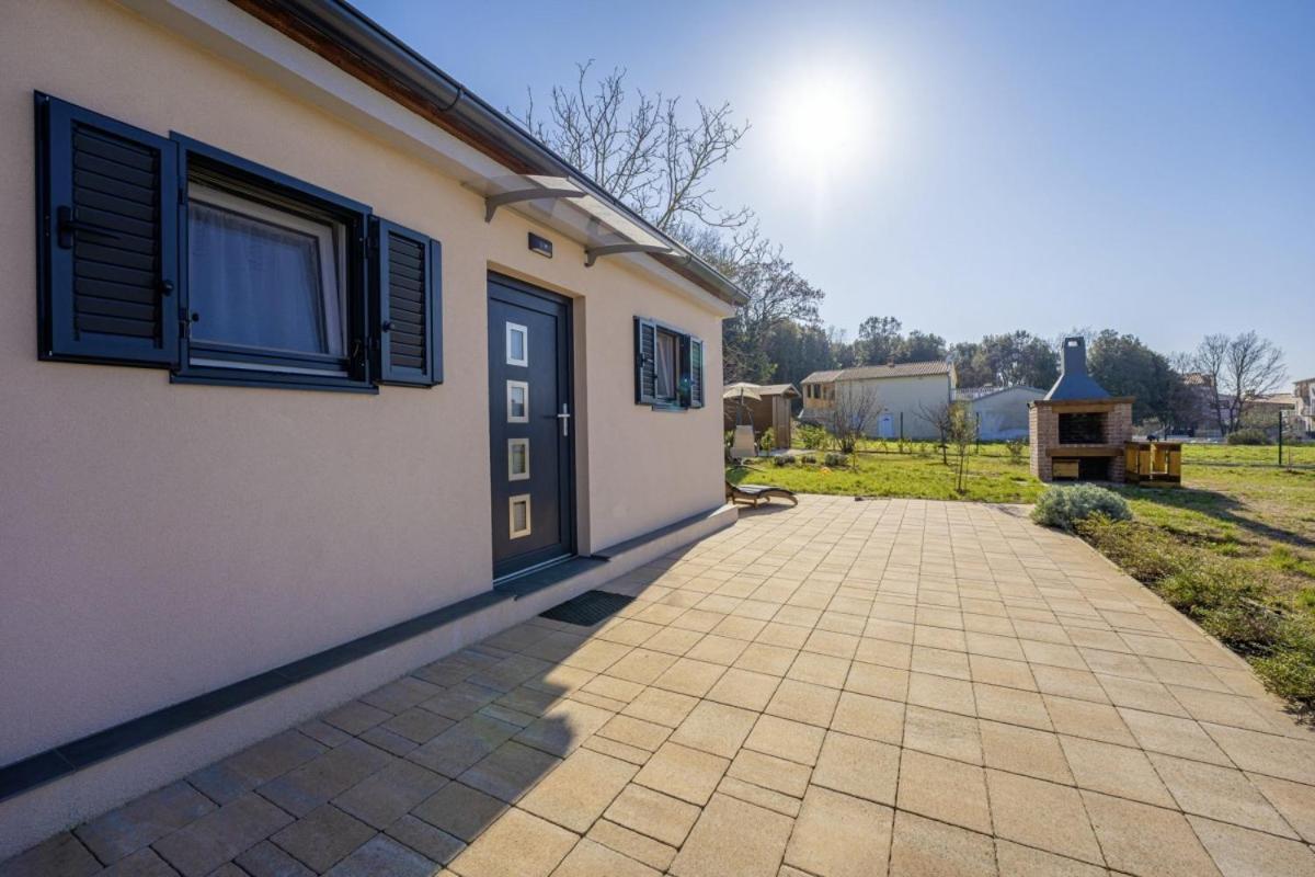 Modean In Pula - Haus Fuer 2-3 Personen Villa Exteriör bild